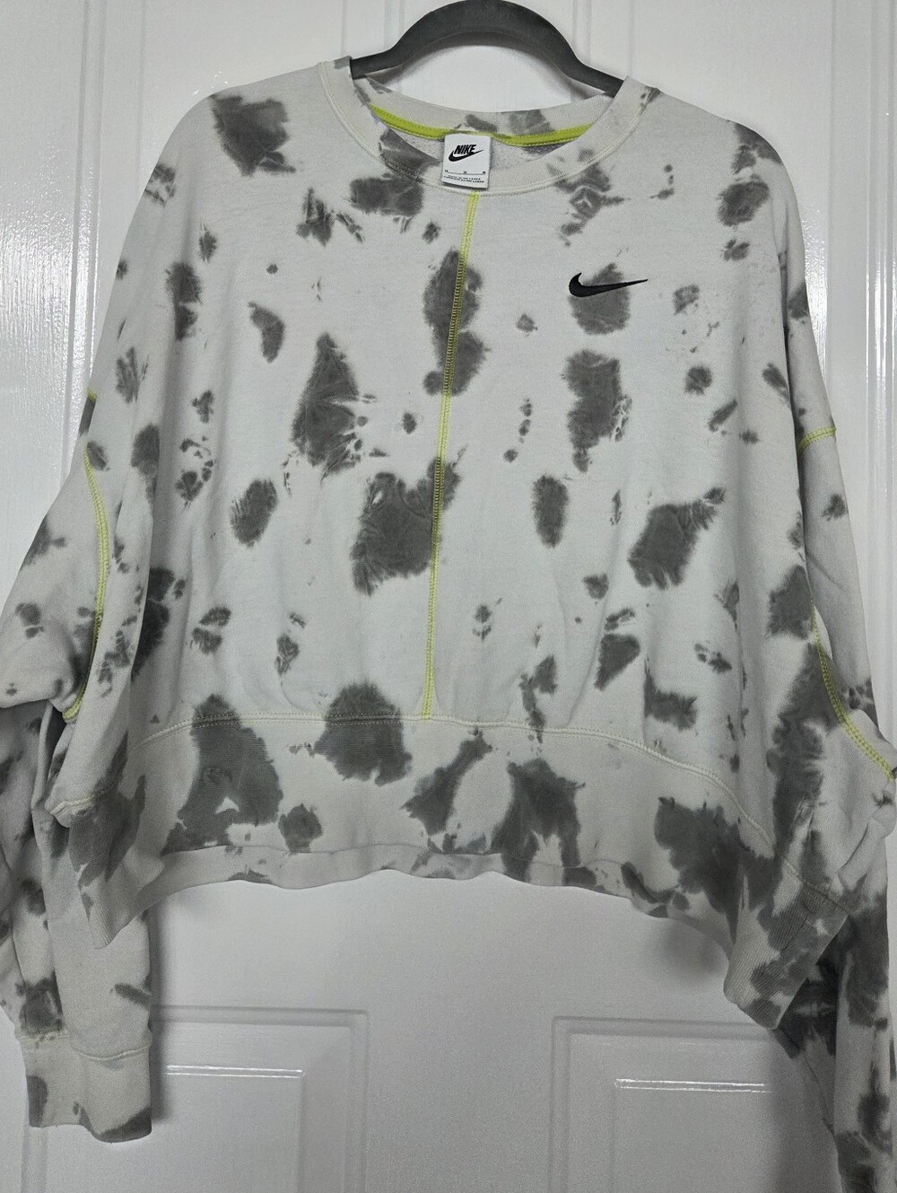 Nike Gray Tie-Dye Cropped Crewneck Sweatshirt with Neon Stitching size M